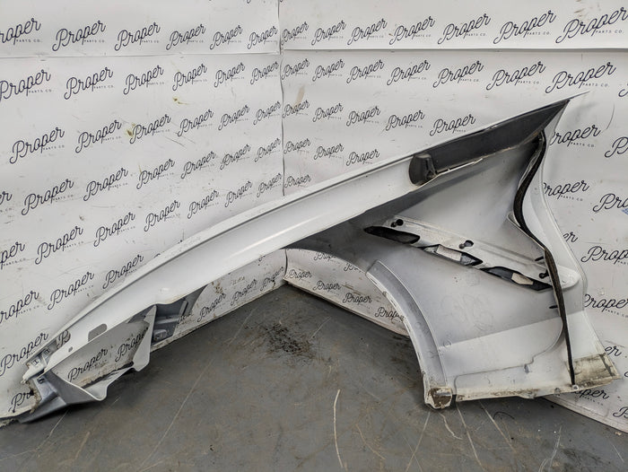 Chevrolet C7 Corvette Stingray Front Right/Passenger Side Fender Arctic White (G8G) *DAMAGED*