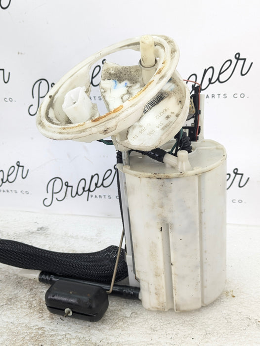 BMW E60 E61 M5/E63 E64 M6 Fuel Pump W/Level Sensor Right 6764141/16117373524 *DAMAGED*