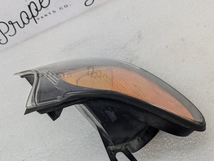 BMW E46B 330i 325i 320i Sedan/Wagon Front Right Amber Black Turn Signal 7165860/6915382