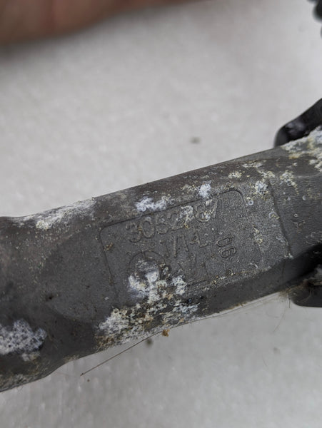 BMW E90 E91 325xi 335xi 330xi 328xi 323i M3 Left/Driver Side Rear Seatbelt Buckles 6975363/3052787