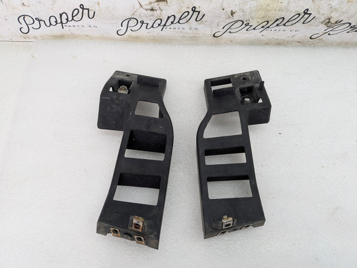 Chevrolet C7 Corvette Stingray Z51 Rear Left & Right Bumper Lower Support Mounting Brackets Set Pair 23183933/23183934 *DAMAGED*
