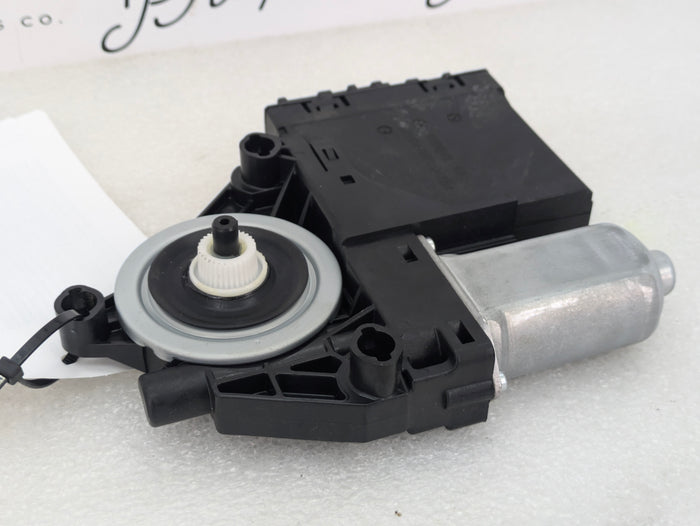 2021 Volvo V60 T6 R-Design Right/Passenger Side Front Door Window Motor/Door Lock Switch Module 31674757