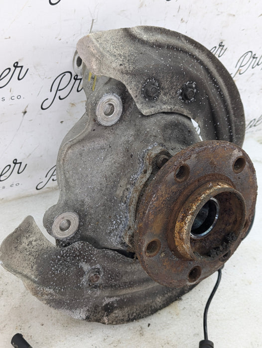 BMW F22 F23 228xi M235xi M240xi 230xi AWD Right/Passenger Side Front Knuckle 6853820
