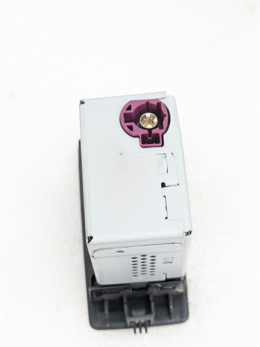 Volvo V60 T6 R-Design USB Plug Audio Auxiliary Input Jack W/Trim 31407038/31448220 *NOTE*