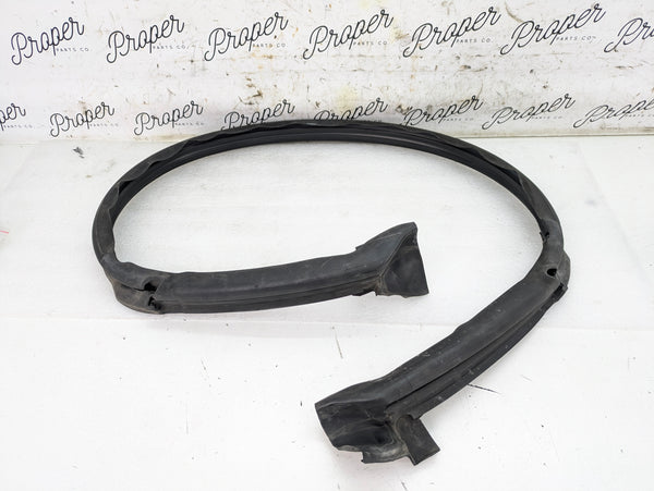 Chevrolet C7 Corvette Stingray Z51 Coupe Targa Roof Top Rear Weatherstrip Rubber Gasket Seal 20984879