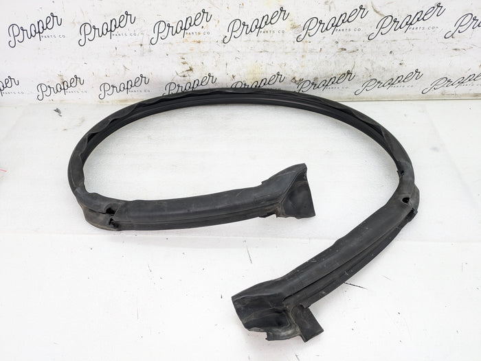 Chevrolet C7 Corvette Stingray Z51 Coupe Targa Roof Top Rear Weatherstrip Rubber Gasket Seal 20984879