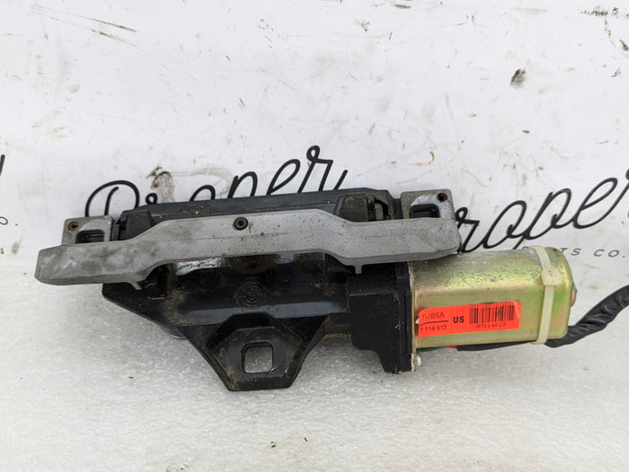 BMW E61 530xi 550i 545i 525xi Wagon Rear Trunk Lid Tailgate Power Lock 7114613