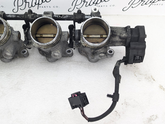 BMW S85 E60 E61 M5 E63 E64 M6 Throttle Body Assembly & Hall Sensor Cylinder 1-5 13547841814