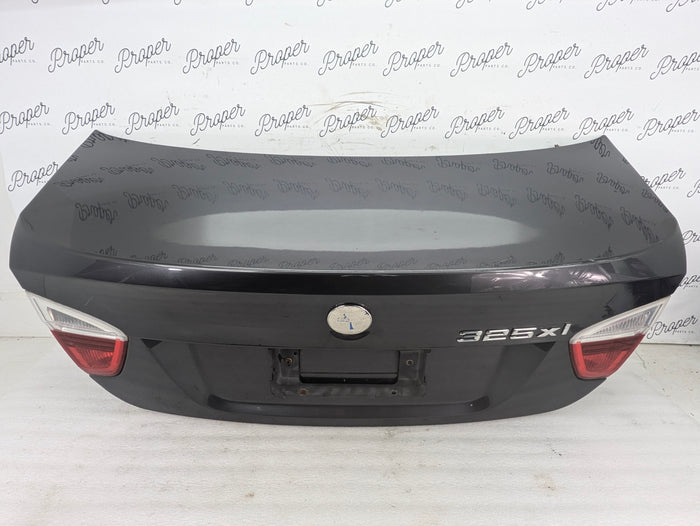 BMW E90 325xi 335xi 330xi 328xi 323i Pre-LCI Trunk Lid Graphite Metallic (A22) 41627151491