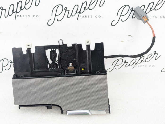 2021 Volvo V60 T6 R-Design Center Console Storage W/12V Power Outlet & Silver Trim 31398028/32275471