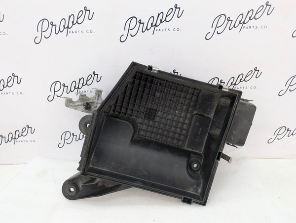 BMW E82 E88 135i E90 E92 E93 335i 335xi N55 Engine Lower Air Intake Filter Housing 7599284