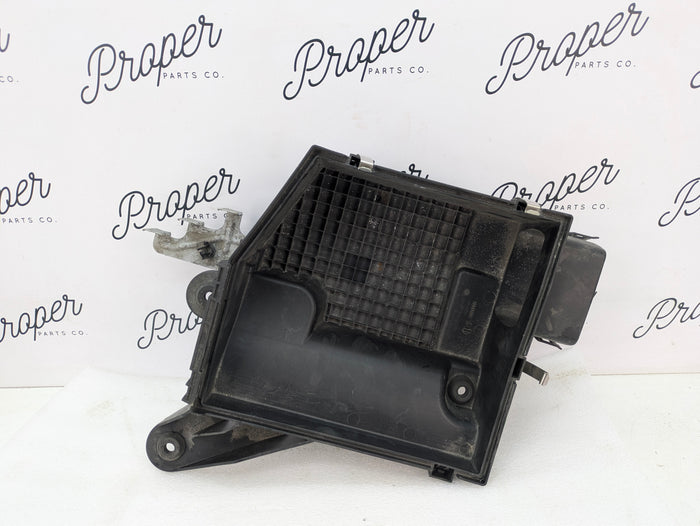 BMW E82 E88 135i E90 E92 E93 335i 335xi N55 Engine Lower Air Intake Filter Housing 7599284