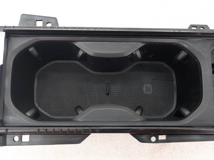 2021 Volvo V60 T6 R-Design Center Console Cup Holder W/Silver Roller Cover 32260733/32289726