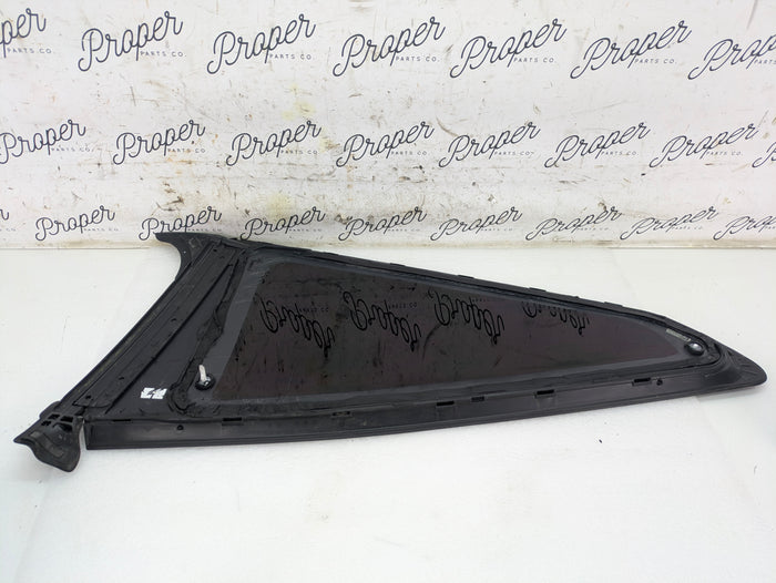 BMW G22 E82 430ix M440ix M4 Right/Passenger Side Rear Quarter Window Glass 7482714/7482712 *DAMAGED*