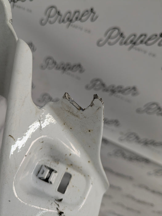 Chevrolet C7 Corvette Stingray Front Right/Passenger Side Fender Arctic White (G8G) *DAMAGED*