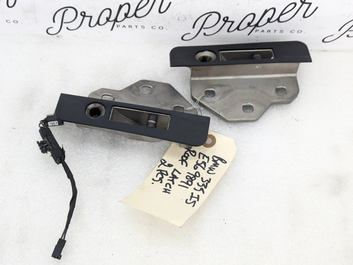 BMW E93 335is 335xi 335i 328xi 328i M3 Convertible Roof Latch Left/Right Base Plates 7261721/7261722