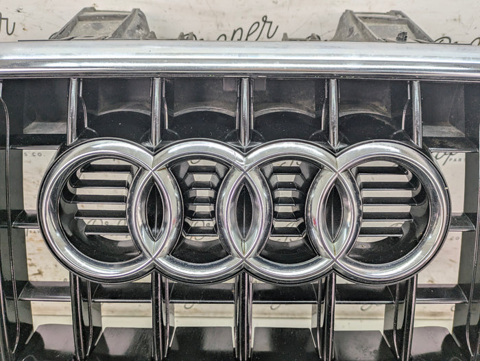 2015 Audi 8U Q3 Front Center Bumper Grille 8U0853653 *DAMAGED*