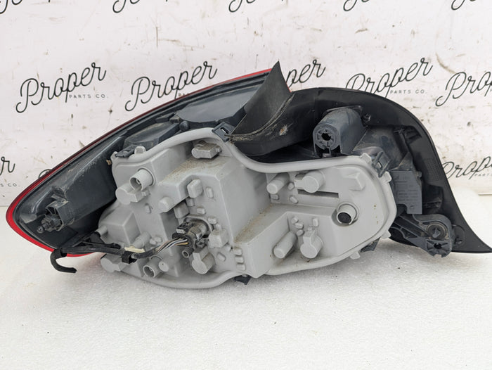 BMW F22 F23 228xi M240xi M235xi 230xi F87 M2 Pre-LCI Right/Passenger Side Tail Light Assembly 7295428