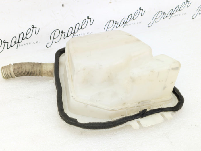 BMW E46 330i 325i 323i Wagon Rear Hatch Windshield Washer Cleaning Container Reservoir & Pump 8374557/8362154