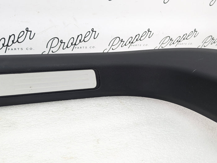 2021 Volvo V60 T6 R-Design Front Right Door Sill Trim 31468387
