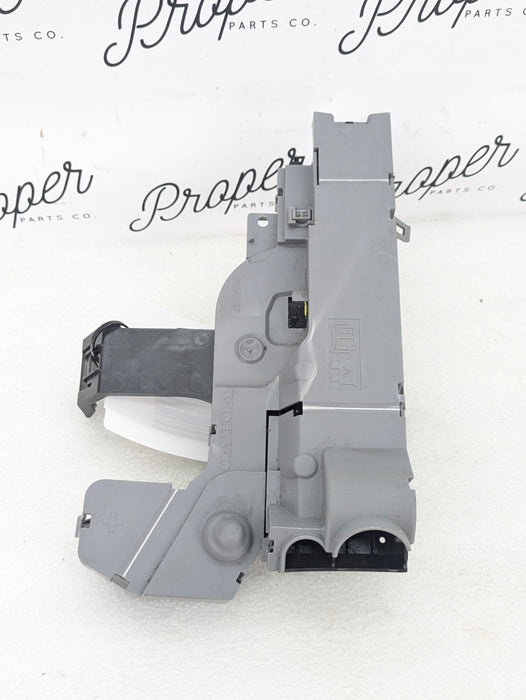 2021 Volvo V60 T6 R-Design Battery Fuse Box Positive Terminal 31473767