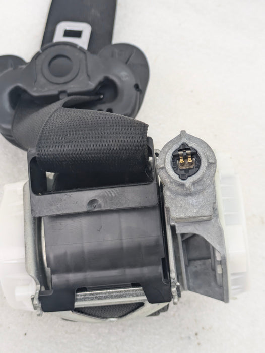 BMW F32 435xi 440xi 428xi 430xi F82 M4 Right/Passenger Side Front Seatbelt 7284486