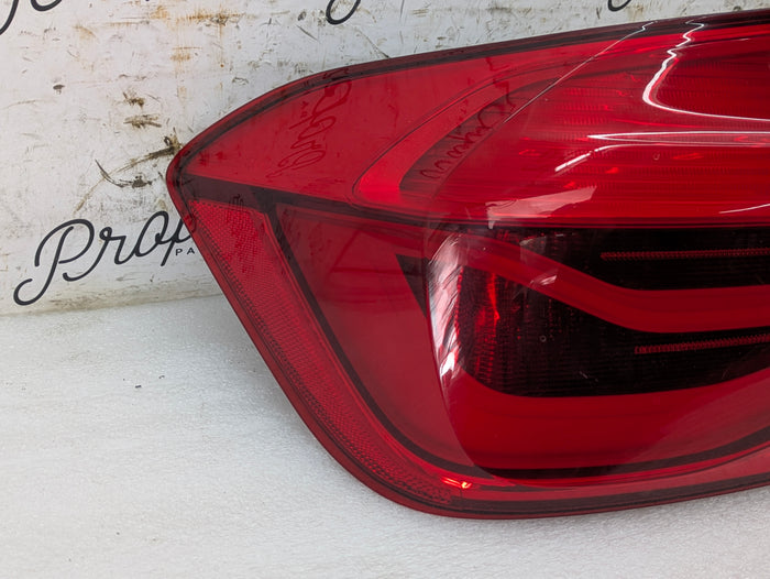 BMW F30 340xi 330i 328i 328d 320i LCI Left/Driver Side Rear Outer LED Tail Light 7369115