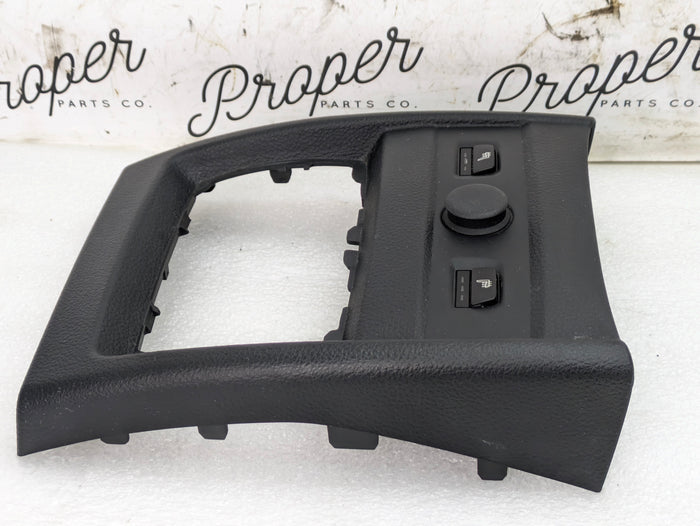 BMW F36 435xi Rear Facing Vent Center Console Vent Trim & Heated Seat Buttons 8675682/9222045/9384805/9384806