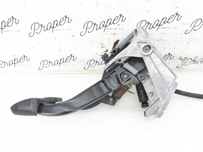 BMW E92 E93 E90 E91 335xi 330xi 328xi 325xi 323i Manual Transmission Clutch & Brake Pedal Assembly/Clutch Line 6761310/6779377/9231129