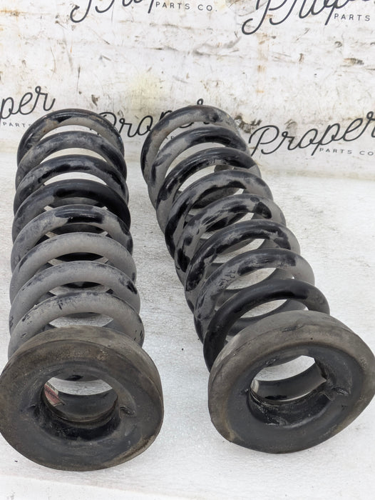 2018 Chevrolet 6th Gen Camaro 2SS Rear Left & Right Coil Spring Set Pair 84010830/23421478