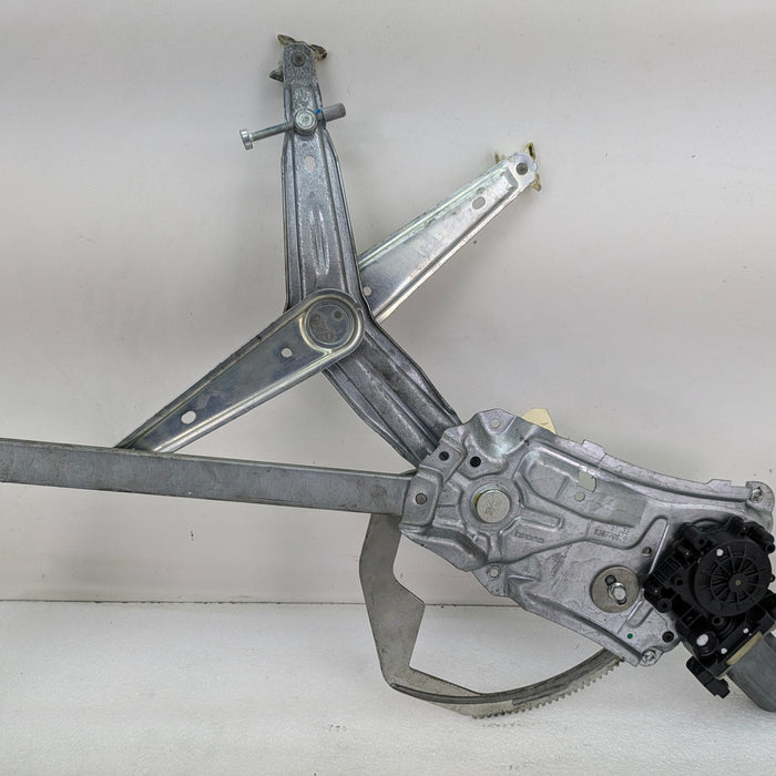 BMW Z3 M Roadster Right/Passenger Side Window Regulator W/Motor 8397706