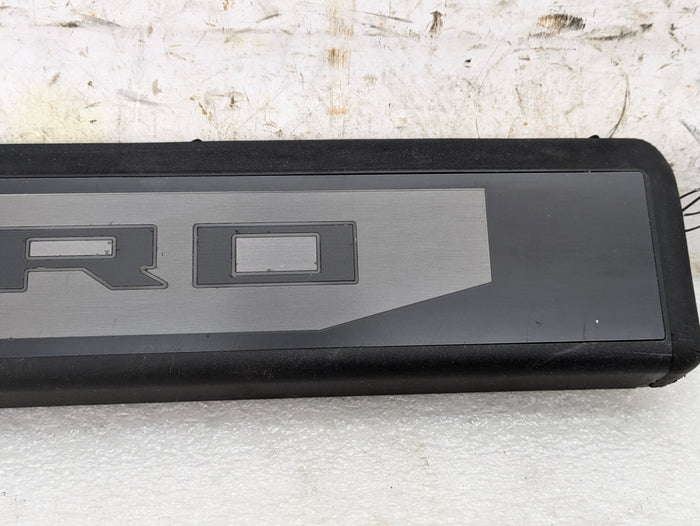 2018 Chevrolet 6th Gen Camaro 2SS Coupe Left Or Right Side Illuminated Door Sill Trim Panel 84127637 *DAMAGED*
