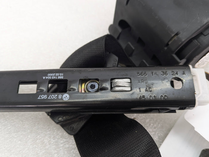 BMW E46 330i 328i 325i 325i Sedan/Wagon Front Right Seat Belt & Force Limiter 8201012