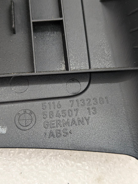 BMW E90 E91 3 Series Rear Center Console Trim W/Vent 7132381