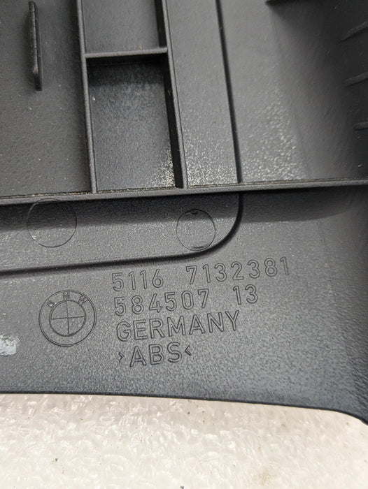 BMW E90 E91 3 Series Rear Center Console Trim W/Vent 7132381