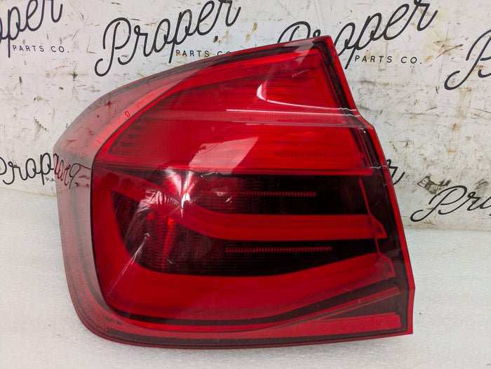 BMW F30 340xi 330i 328i 328d 320i LCI Left/Driver Side Rear Outer LED Tail Light 7369115