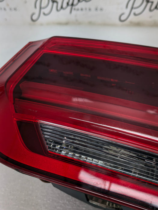 BMW F30 F31 F80 M3 340i 330i 328i 328d 320i LCI Right/Passenger Side Rear Inner Trunk LED Tail Light 7369122
