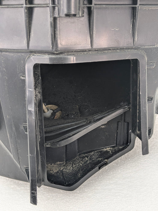 2021 Volvo V60 T6 R-Design Engine Air Intake Filter Box Housing 31474862 *DAMAGED*