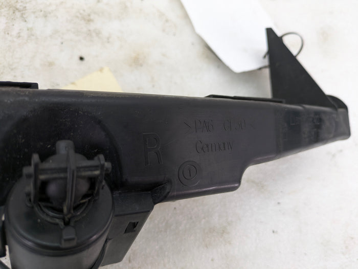 BMW E90 E91 335xi 328xi LCI Front Right Headlight Arm Bracket Mount 7138402
