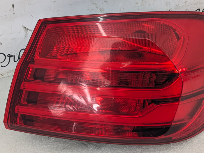 BMW F32 F33 F36 435xi 428xi 440xi 430xi Pre-LCI Right/Passenger Side Outer Tail Light 7296100 *NOTE*