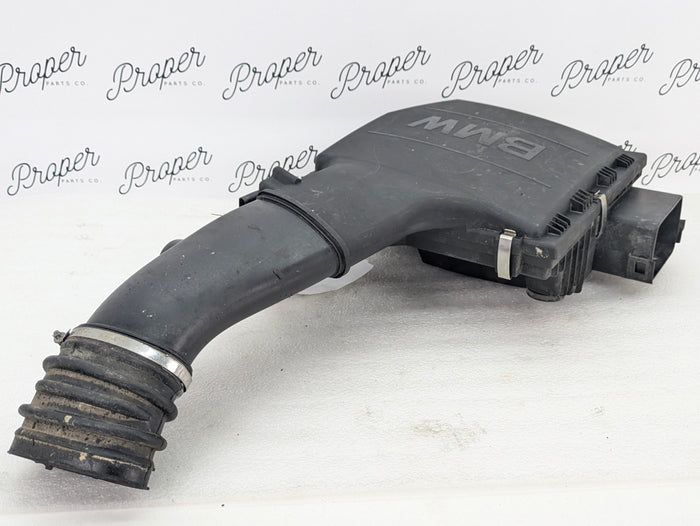 BMW E82 E88 E90 E92 E93 135i 335xi 335i N55 Engine Intake Air Box Filter Housing 7599284