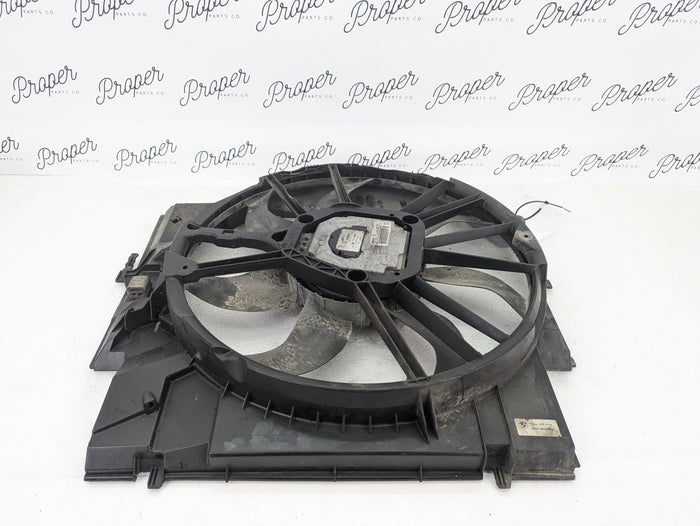 BMW E90 E92 E93 335i 335xi N54 Engine Radiator Fan & Motor 7561712 *DAMAGED*
