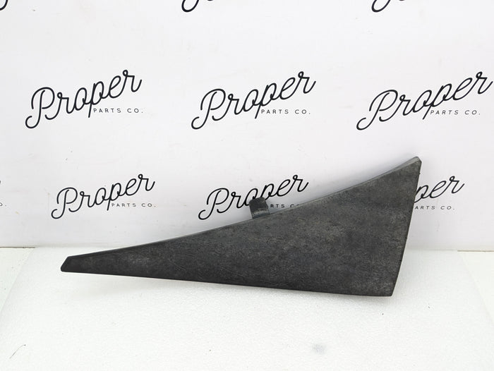 Chevrolet C7 Corvette Stingray Front Right/Passenger Side Splash Shield Wheel Arch Molding Trim 23109512