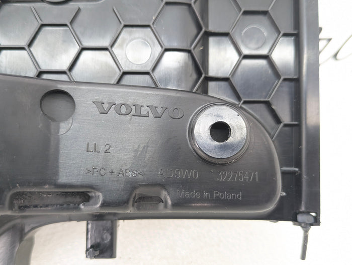 2021 Volvo V60 T6 R-Design Center Console Storage W/12V Power Outlet & Silver Trim 31398028/32275471