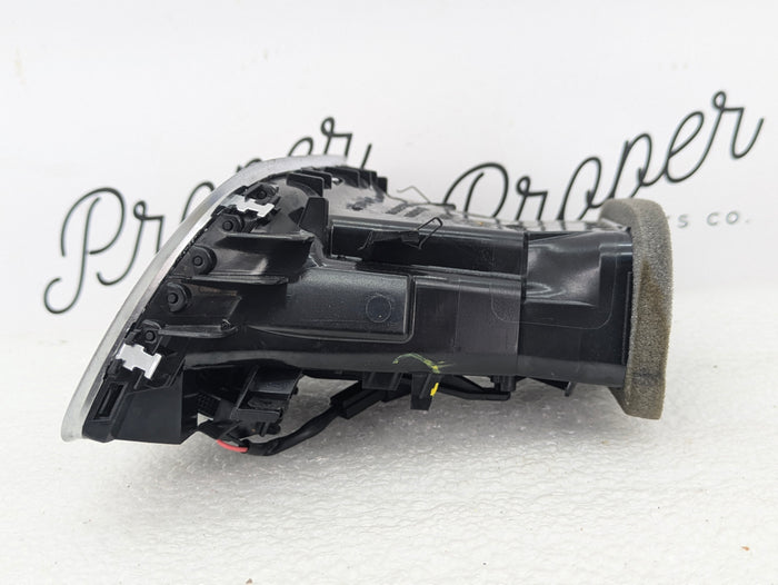 2016-2018 Audi 8U Q3 Front Right Dash Vent Heater A/C Grille 8U1820902