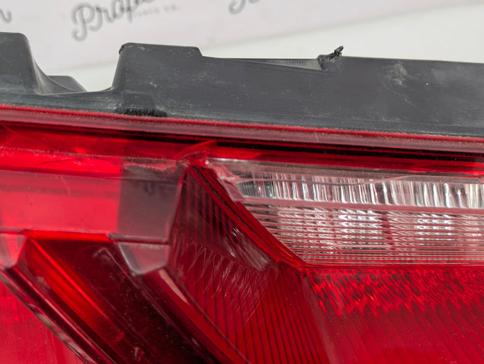 Chevrolet C7 Corvette Stingray Rear Left/Driver Side Tail Light 23170469 *DAMAGED*