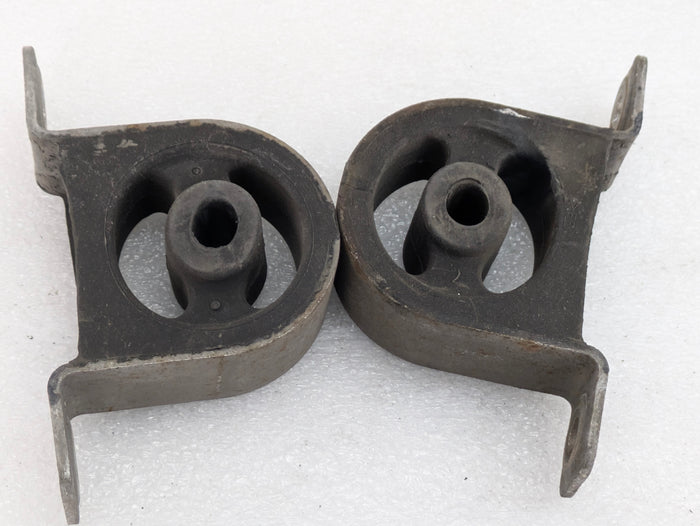Chevrolet C7 Corvette Stingray Z51 Rear Exhaust Muffler Hanger Set Pair 23290442