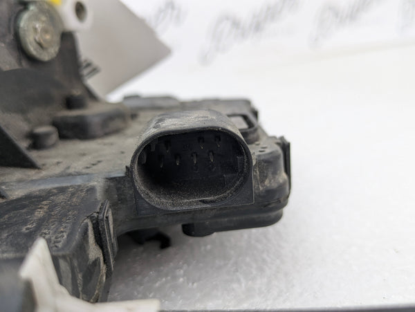 BMW E46 330i 328i 325i 323i Sedan/Wagon Right Front Door Lock Actuator & Handle Carrier