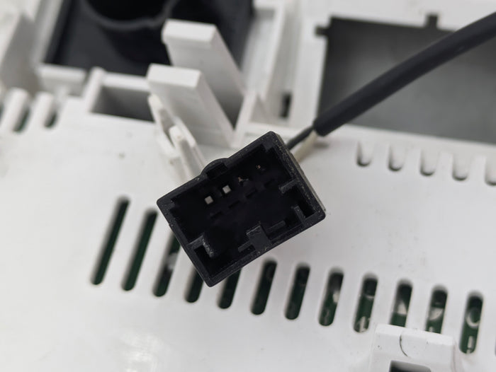 2018 Audi 8U Q3 Front Dome Overhead Interior Light Grey 8X0947135AK/8X0959613 *Damaged*