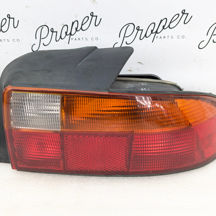 BMW Z3 M 3.0 2.8 Roadster Right/Passenger Amber Tail Light 63218389714